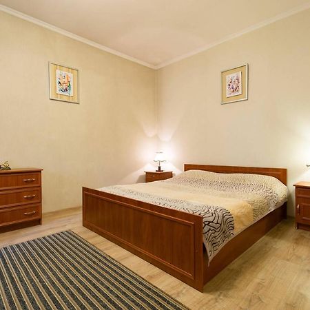 Nadezhda Apartment On Nauryzbay Batyra 37/1 Alma-Ata Exteriör bild